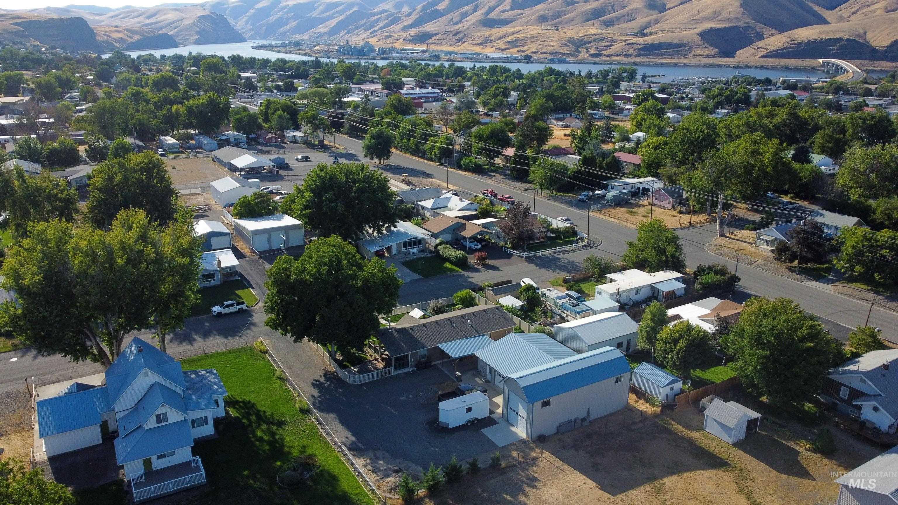 811 14th Street Clarkston, WA 99403 - Photo 49 of 50 Aerial view of residential area with a water and mountain view