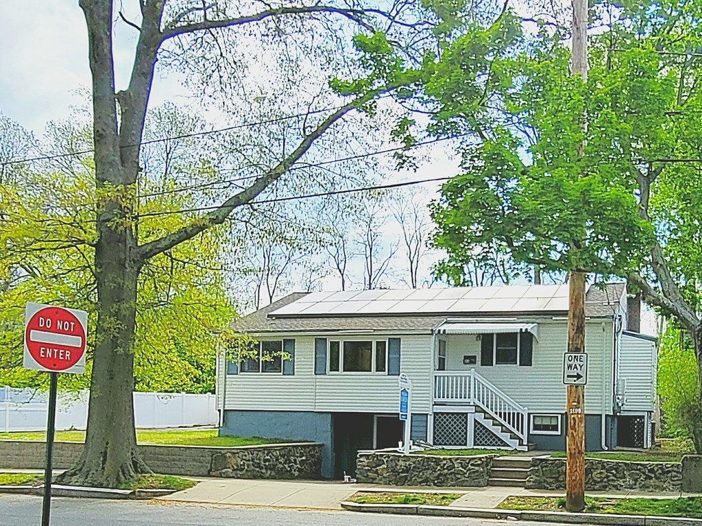 86 Derby Road Melrose, MA 02176 - Photo 1 of 17 Gallery Image 1