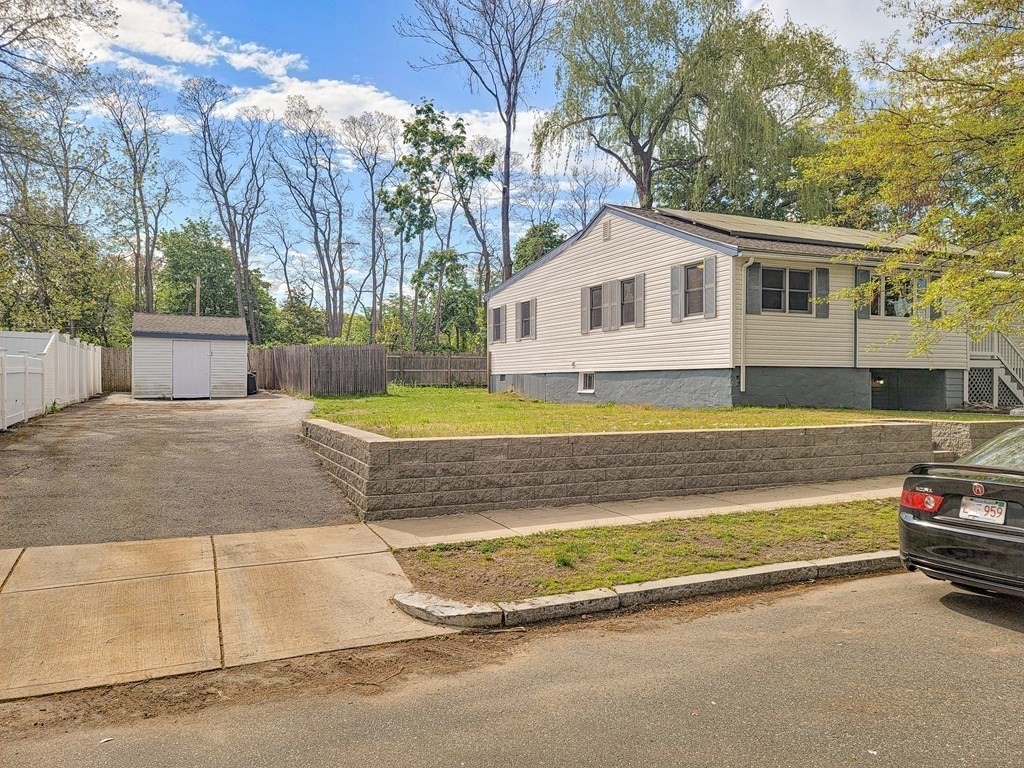 86 Derby Road Melrose, MA 02176 - Photo 2 of 17 Gallery Image 2