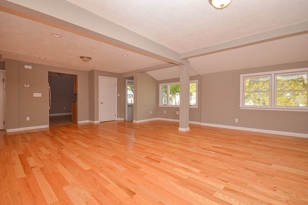 86 Derby Road Melrose, MA 02176 - Photo 5 of 17 Gallery Image 5