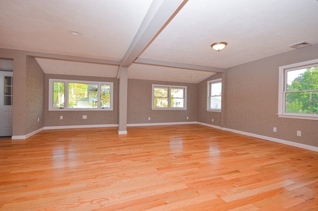 86 Derby Road Melrose, MA 02176 - Photo 6 of 17 Gallery Image 6