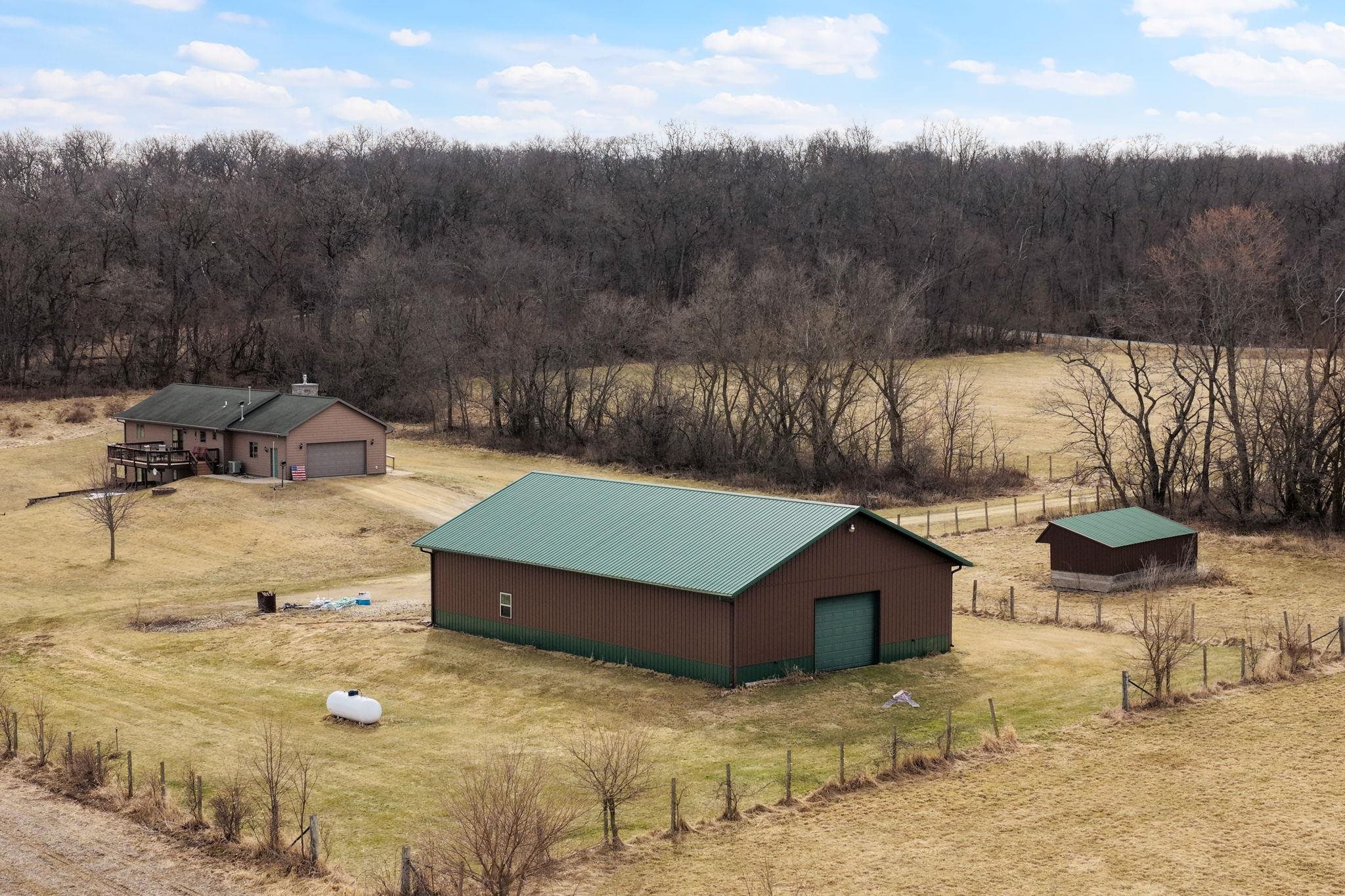 9620 West Topp Road Evansville, WI 53536 - Photo 4 of 46