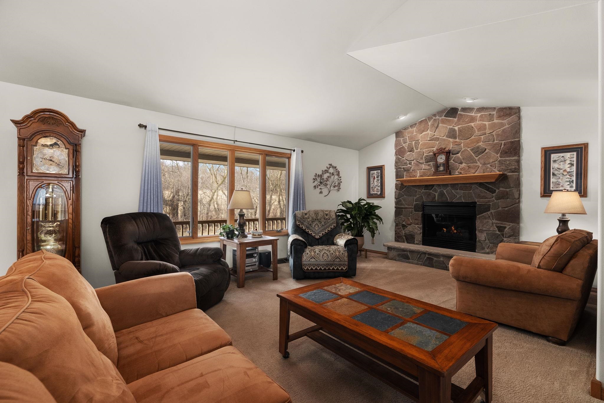 9620 West Topp Road Evansville, WI 53536 - Photo 7 of 46