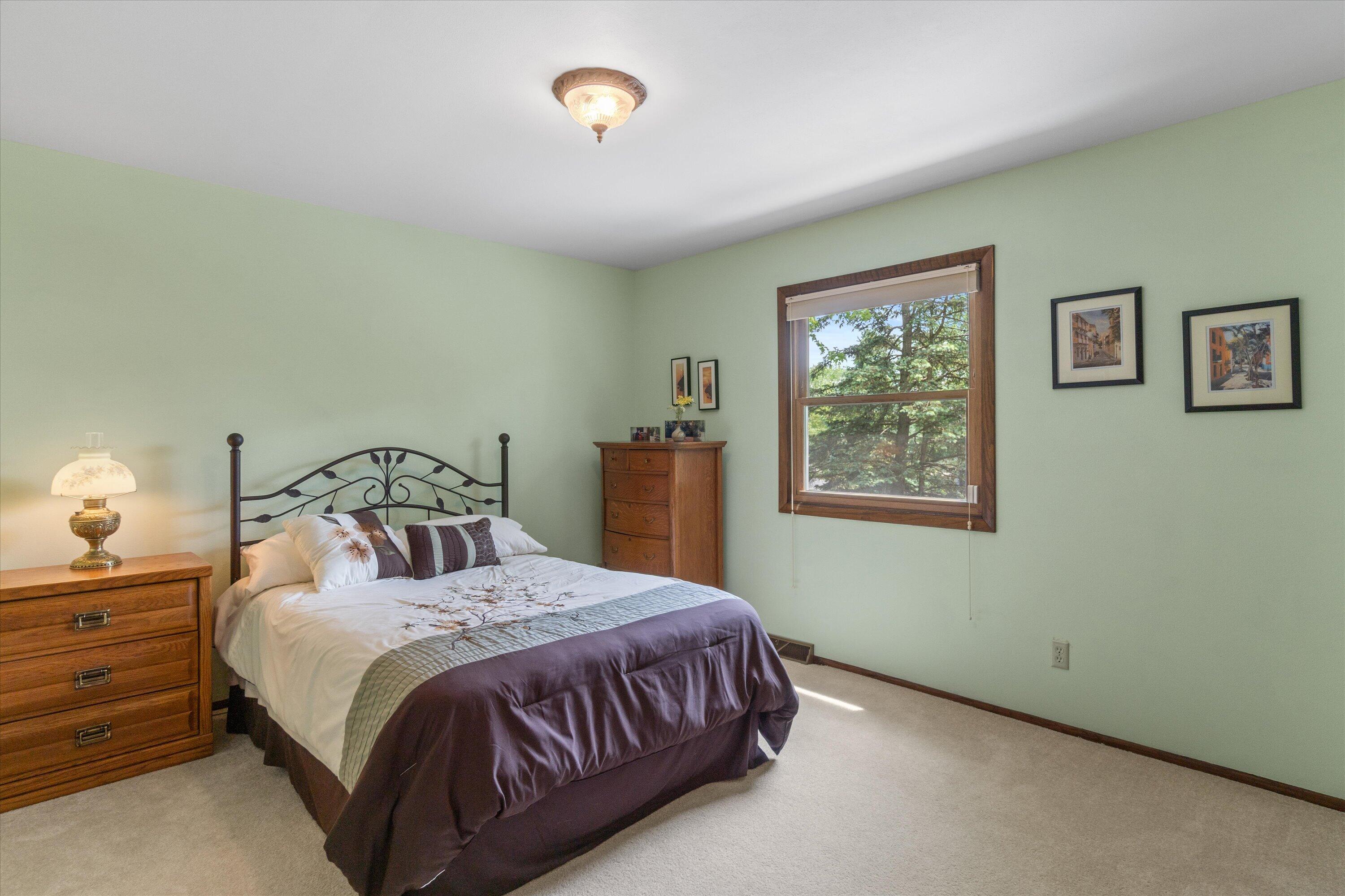 15655 Monet Court Brookfield, WI 53005 - Photo 36 of 60 06-DSC05109