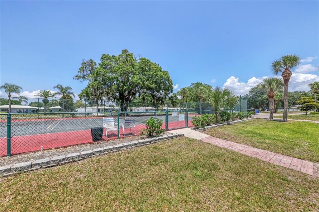 3269 South Beneva Road, Unit 203 Sarasota, FL 34232 - Photo 29 of 32