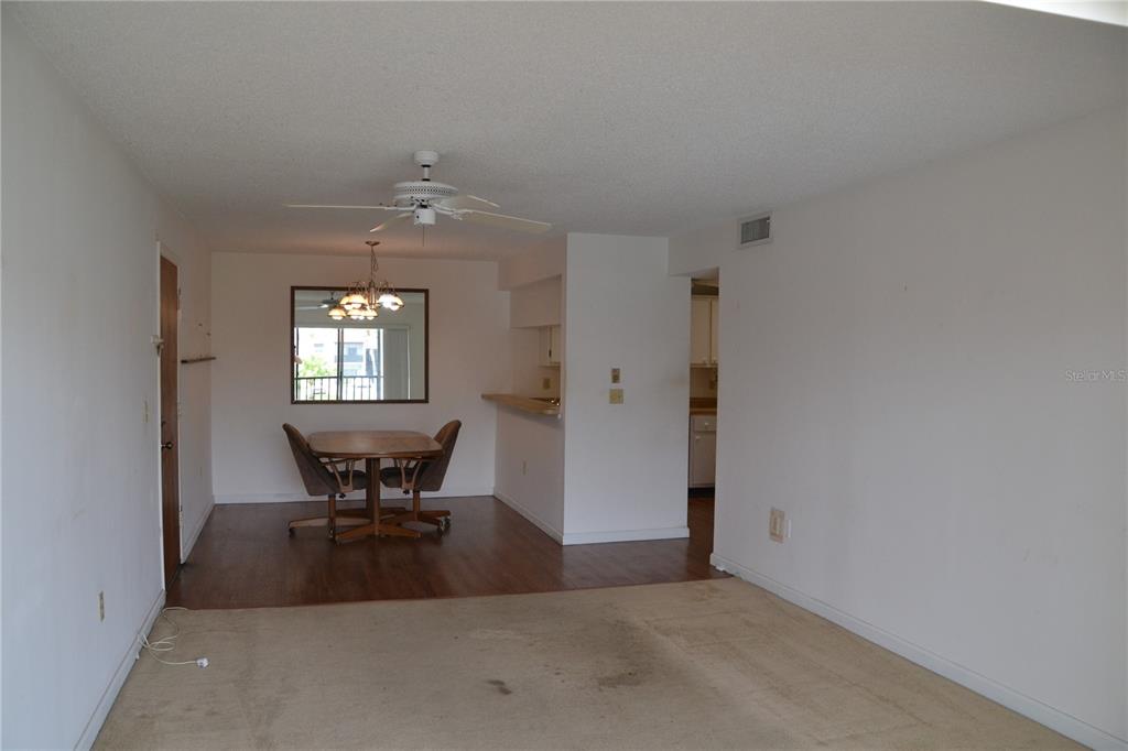 3269 South Beneva Road, Unit 203 Sarasota, FL 34232 - Photo 6 of 32