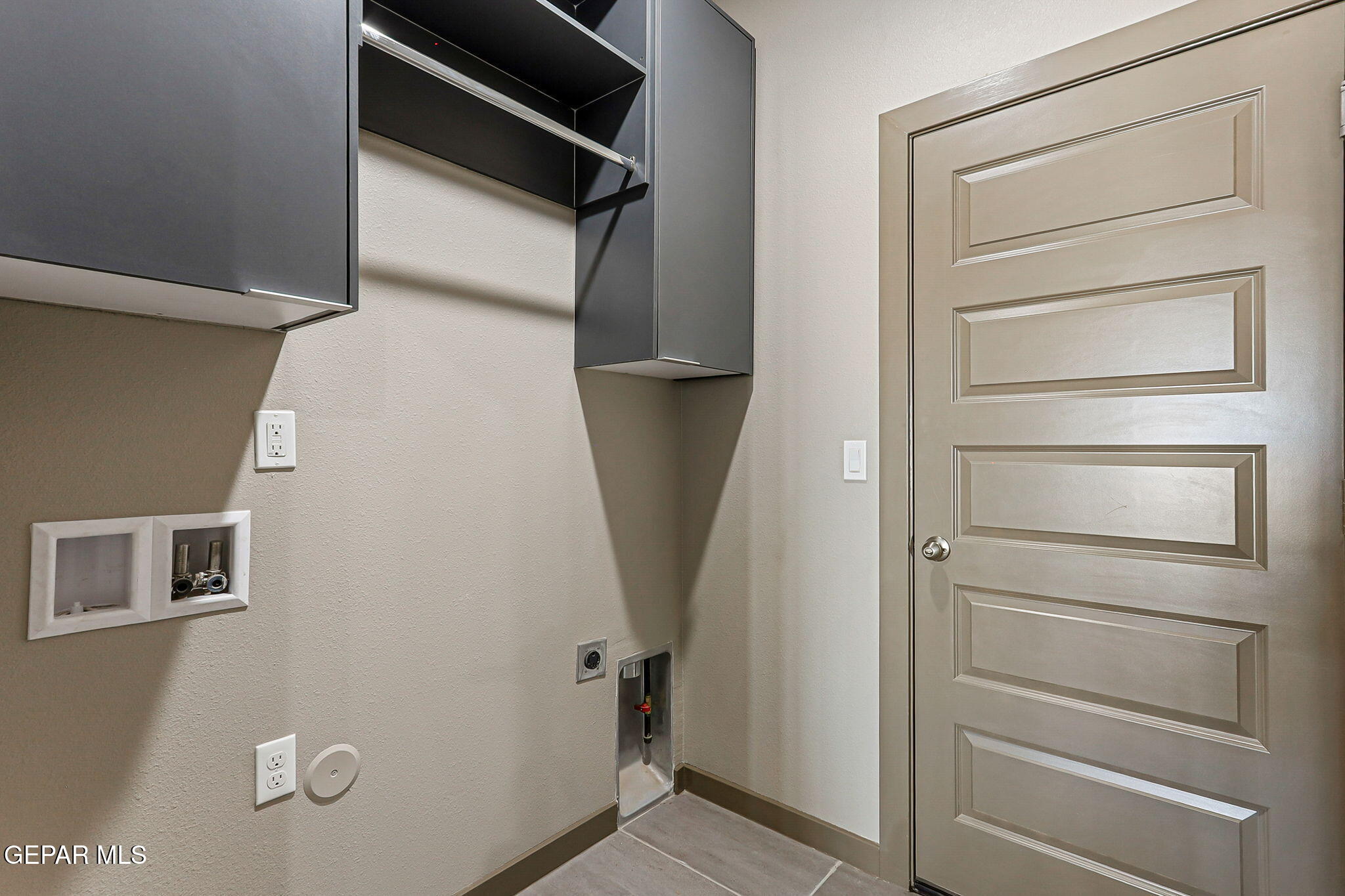 8421 Phile Place Vinton, TX 79821 - Photo 31 of 31 a view of walk in closet