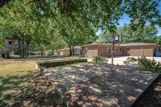 a house view with a outdoor space