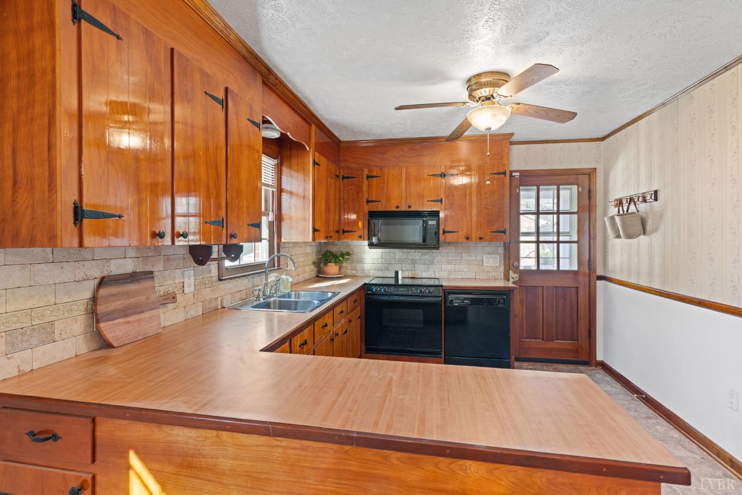802 Izaak Walton Road Amherst, VA 24521 - Photo 12 of 35 Gallery Image 12