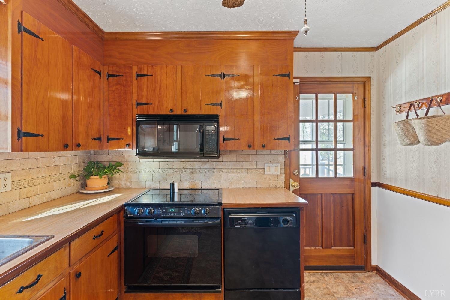 802 Izaak Walton Road Amherst, VA 24521 - Photo 14 of 35 Gallery Image 14