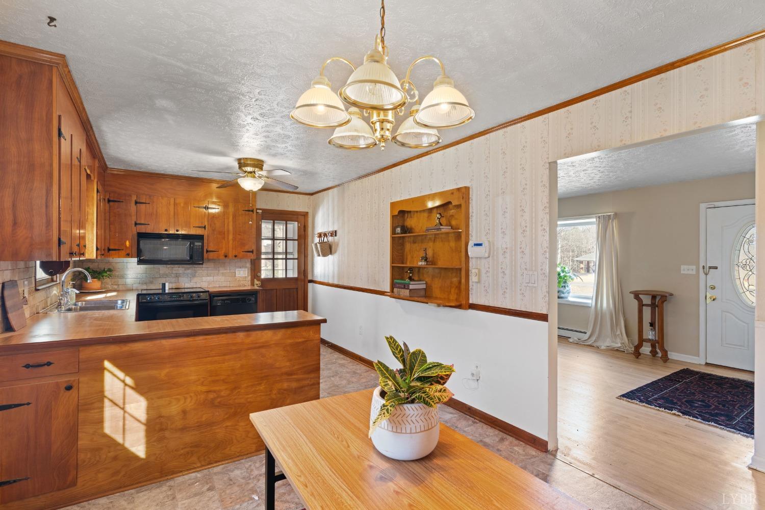 802 Izaak Walton Road Amherst, VA 24521 - Photo 10 of 35 Gallery Image 10