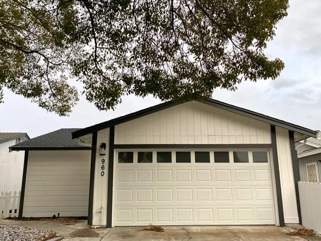 $2,695 | 960 Waylinn Lane, Tracy, CA 95376