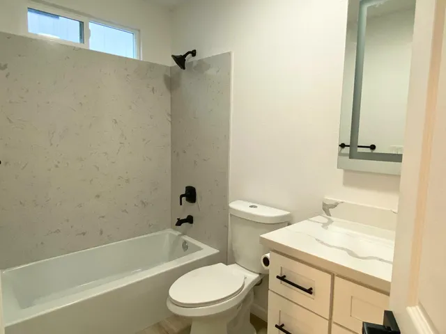 $2,695 | 960 Waylinn Lane, Tracy, CA 95376