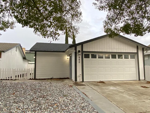 $2,695 | 960 Waylinn Lane, Tracy, CA 95376