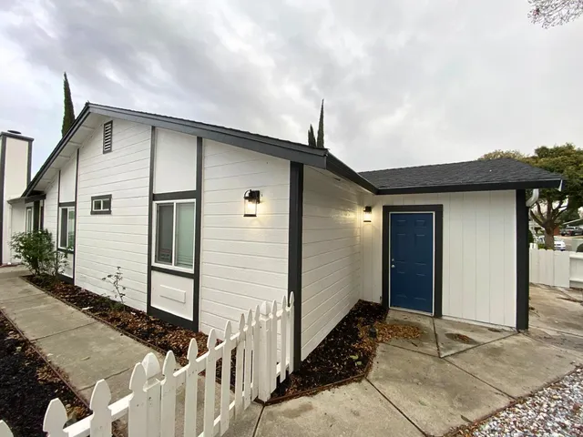 $2,695 | 960 Waylinn Lane, Tracy, CA 95376