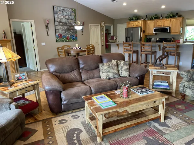 $579,000 | 270 Northwest Bulldog Drive, Stevenson, WA 98648