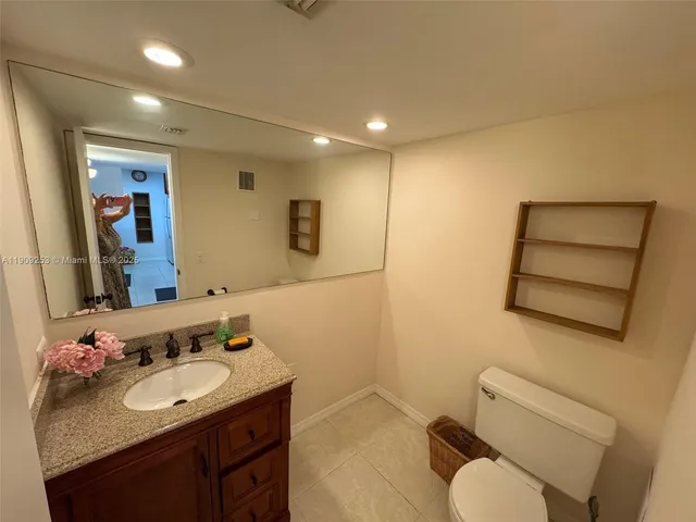 a view of a tennis court