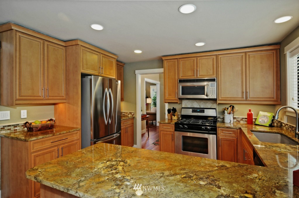 22026 4th Avenue Southeast Bothell, WA 98021 - Photo 6 of 25