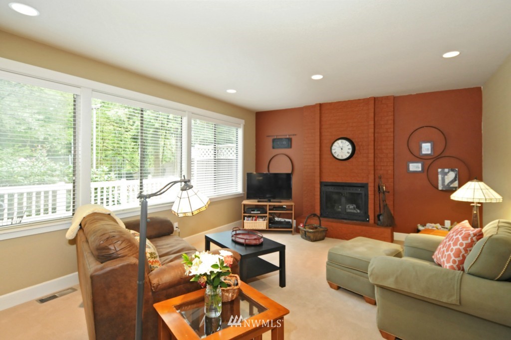 22026 4th Avenue Southeast Bothell, WA 98021 - Photo 9 of 25