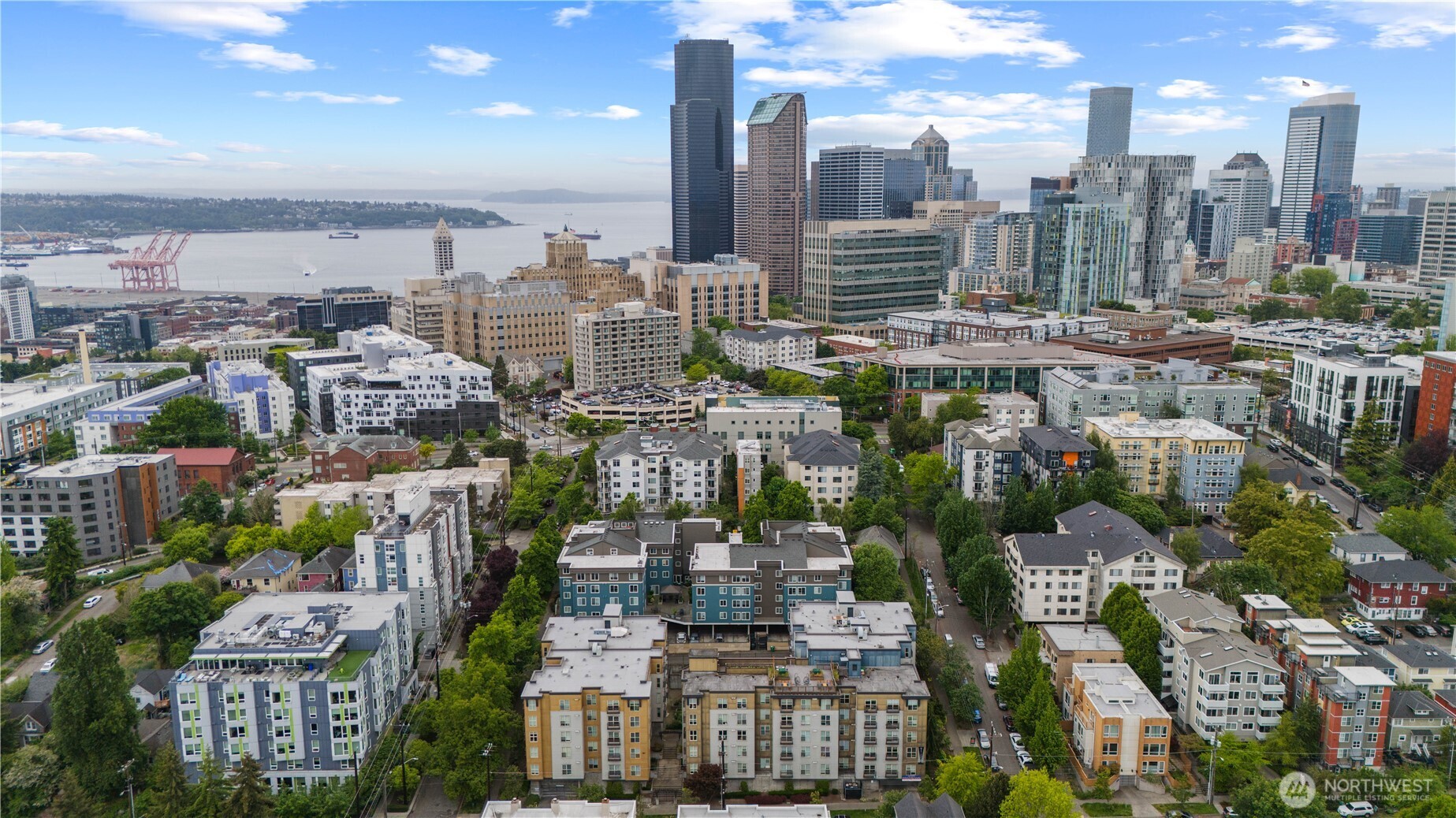 300 10th Avenue, Unit A302 Seattle, WA 98122 - Photo 26 of 27 a city view