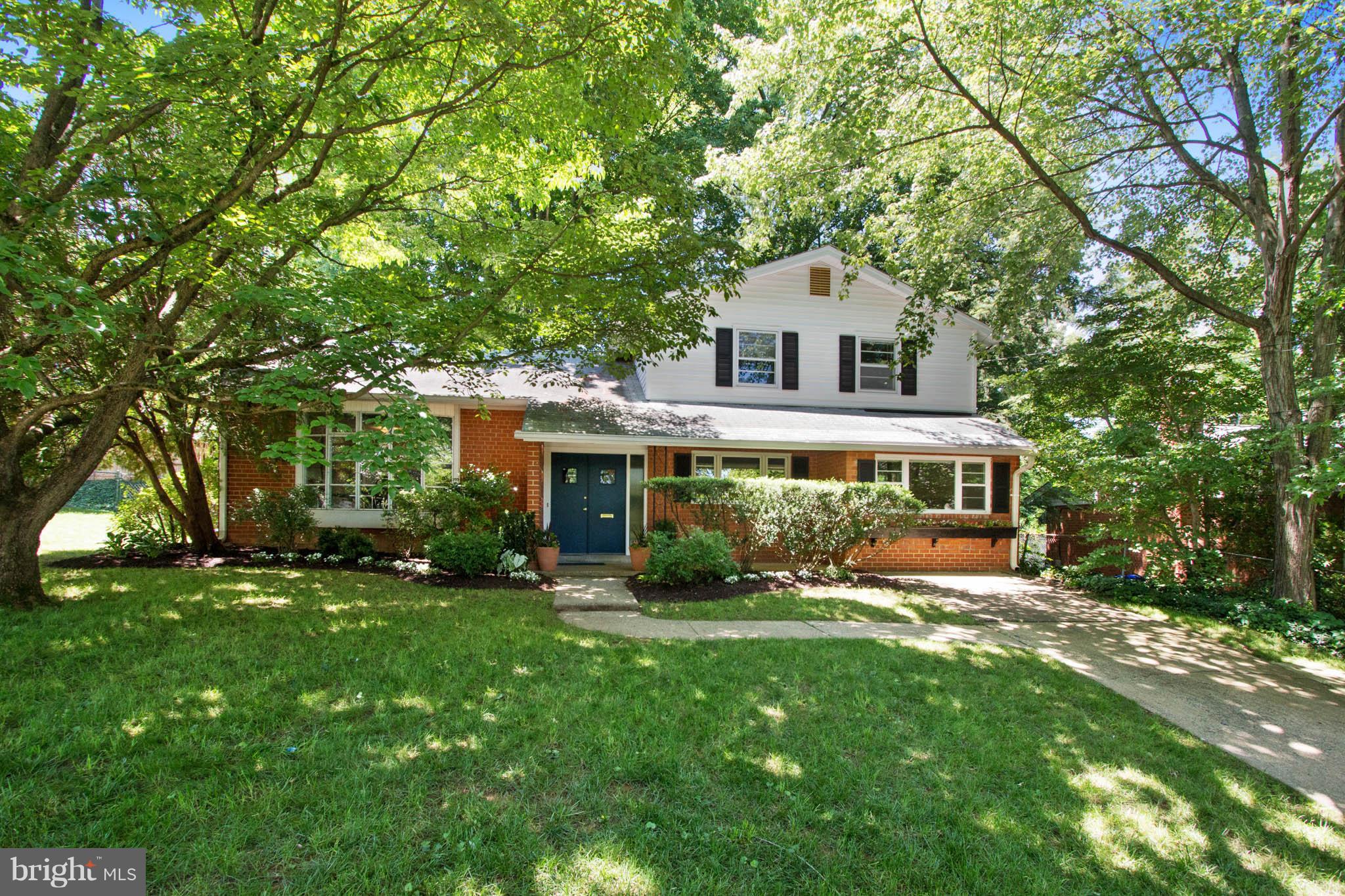 8620 Rayburn Road Bethesda, MD 20817 - Photo 5 of 29 Welcome to 8620 Rayburn Rd in desirable Bradmoor