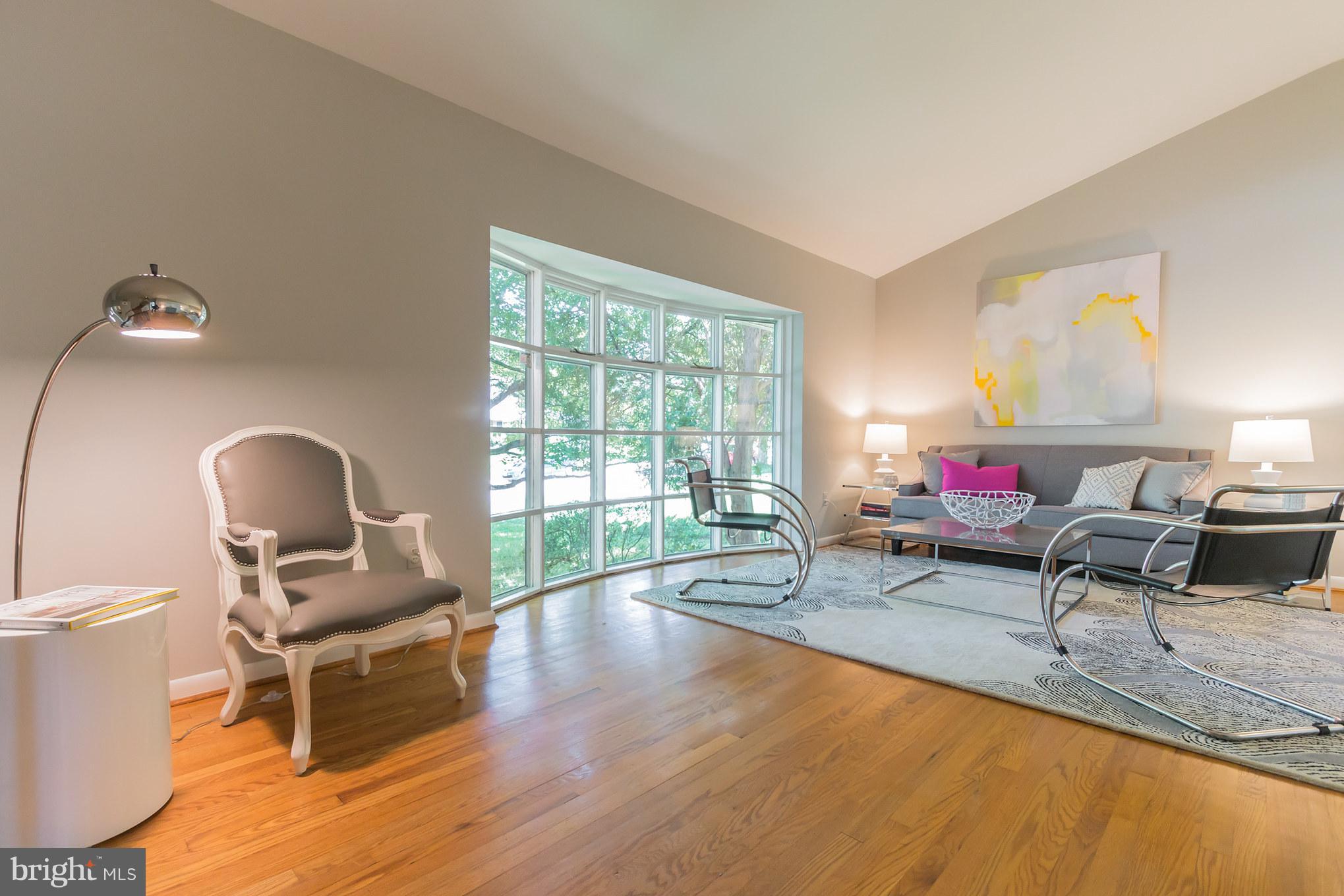 8620 Rayburn Road Bethesda, MD 20817 - Photo 7 of 29 Large living room ideal for entertaining
