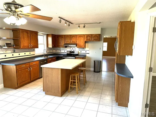 $399,000 | 303 Bird Song Lane, St. Clair, MO 63077