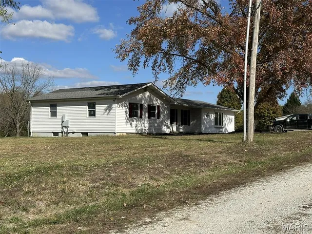 $399,000 | 303 Bird Song Lane, St. Clair, MO 63077