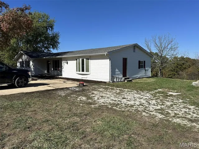 $399,000 | 303 Bird Song Lane, St. Clair, MO 63077