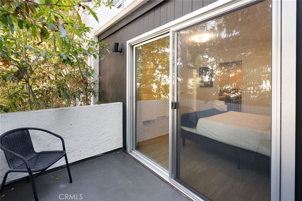 1447 North Kings Road West Hollywood, CA 90069 - Photo 34 of 40 a view of a balcony