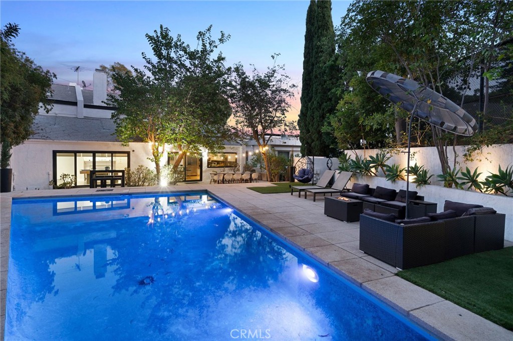 1447 North Kings Road West Hollywood, CA 90069 - Photo 36 of 40 a view of a patio with swimming pool
