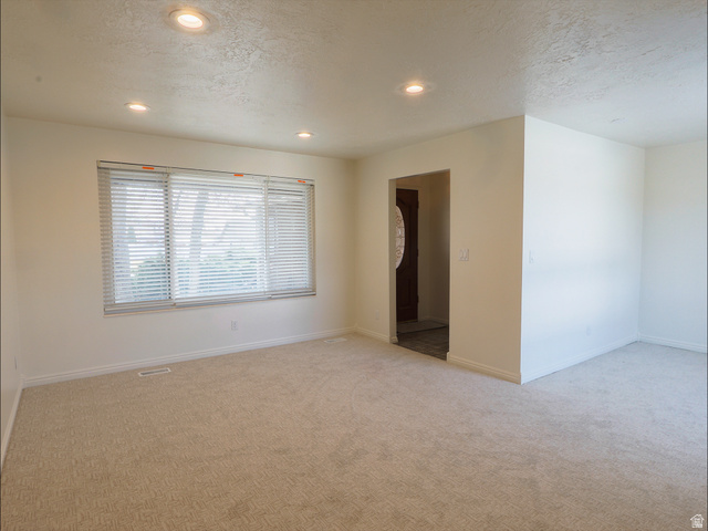 1033 East 825 North Layton, UT 84040 - Photo 7 of 38