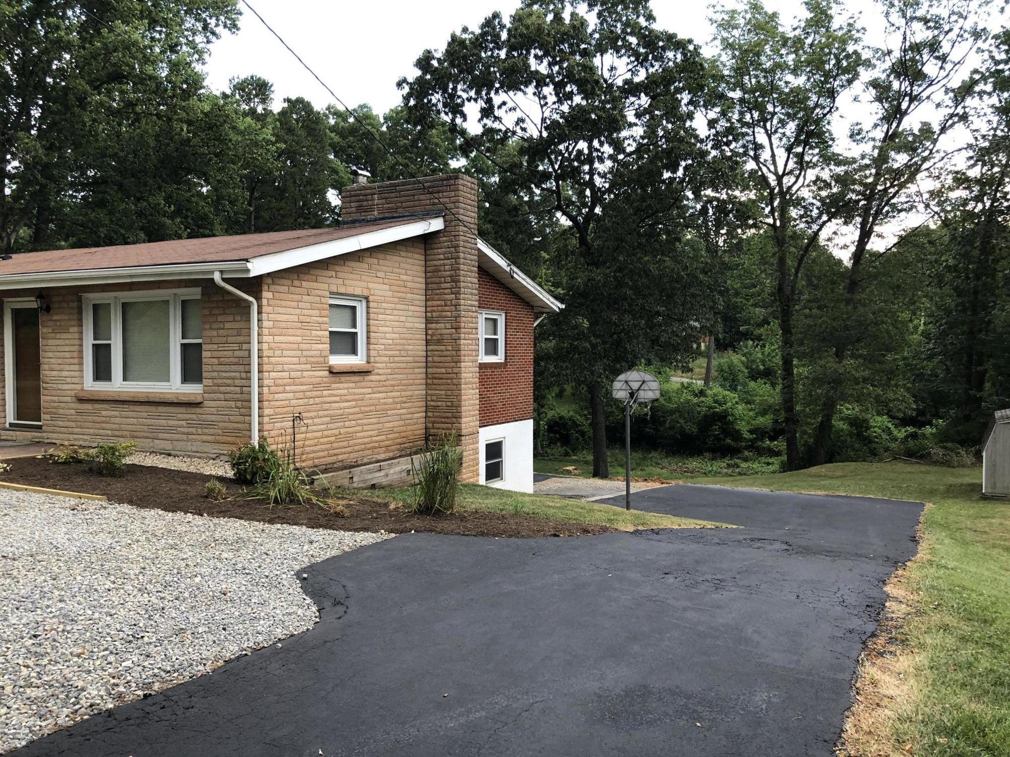 586 Blue Ridge Drive Blue Ridge, VA 24064 - Photo 3 of 22 IMG_1848