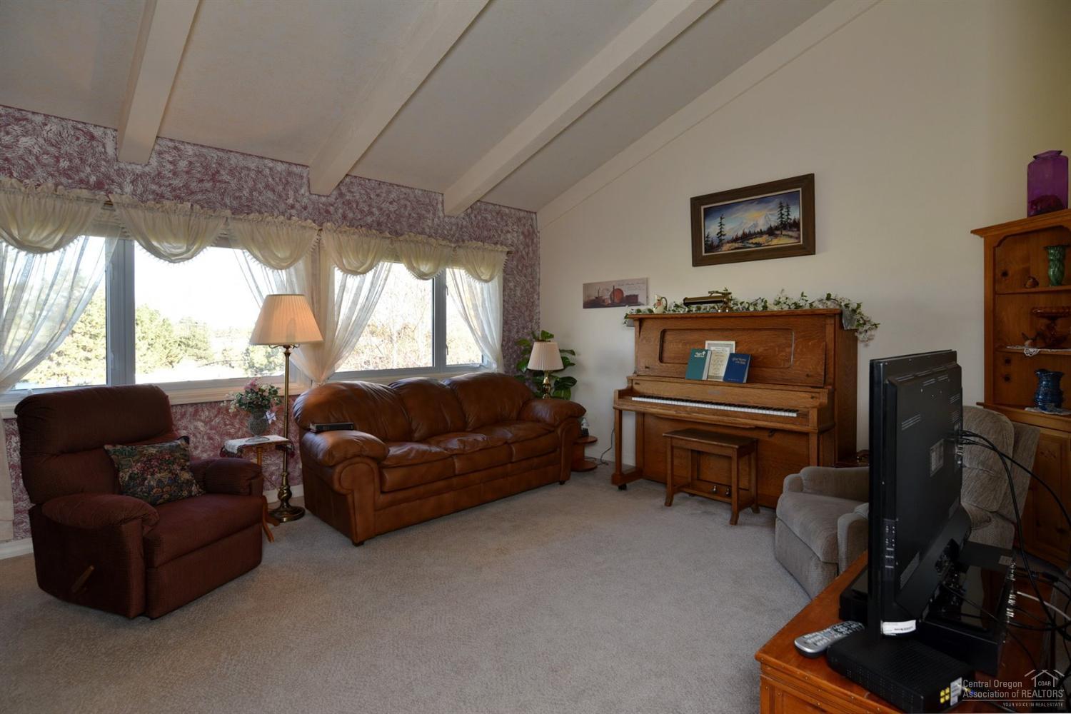 61843 Dobbin Road Bend, OR 97702 - Photo 11 of 25 Additional Photo