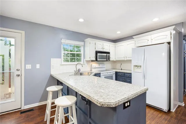 $329,999 | 417 North Locust Street, Gardner, KS 66030