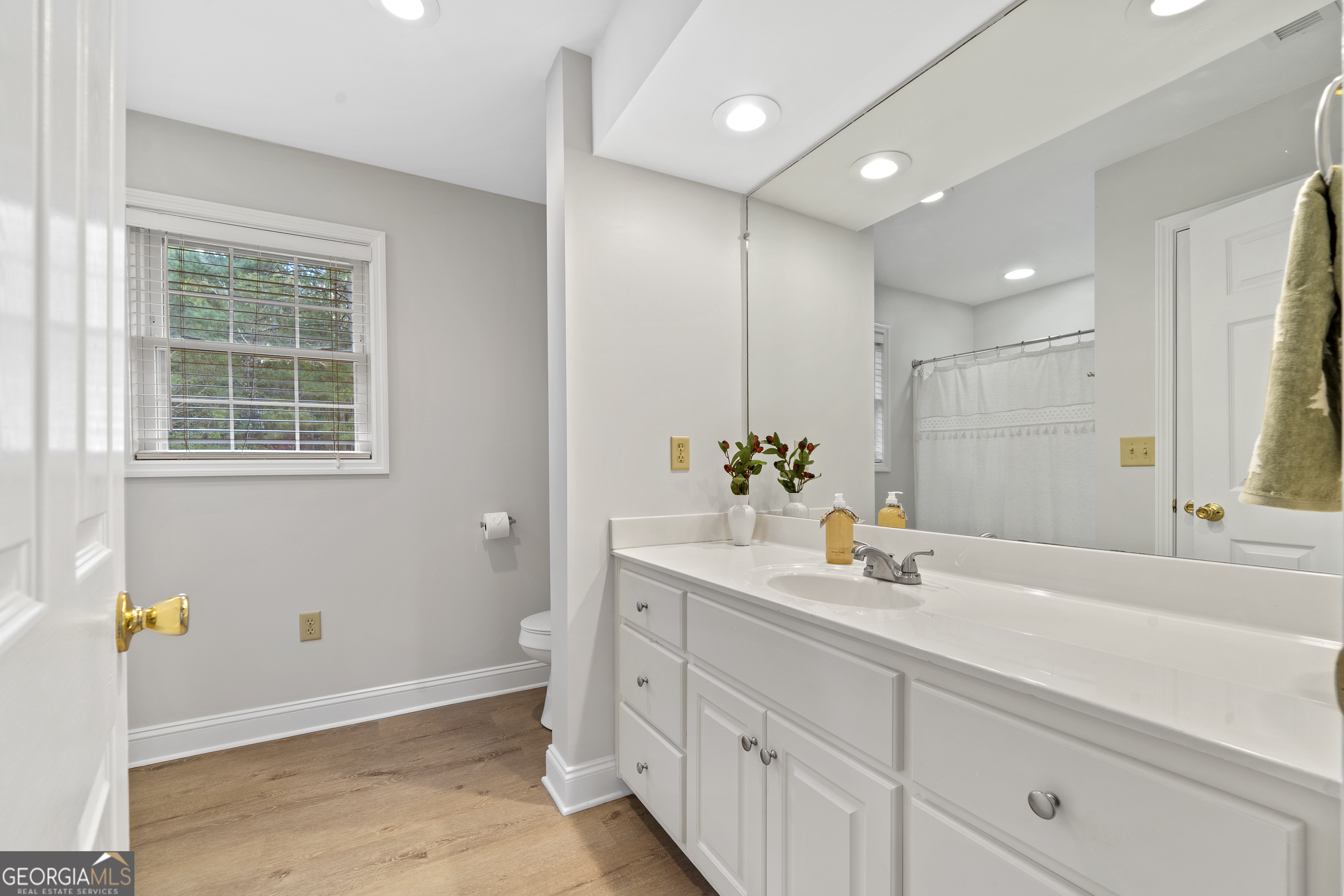 1050 Sugar Creek Church Road Madison, GA 30650 - Photo 39 of 60 Upstairs Full Bathroom #1