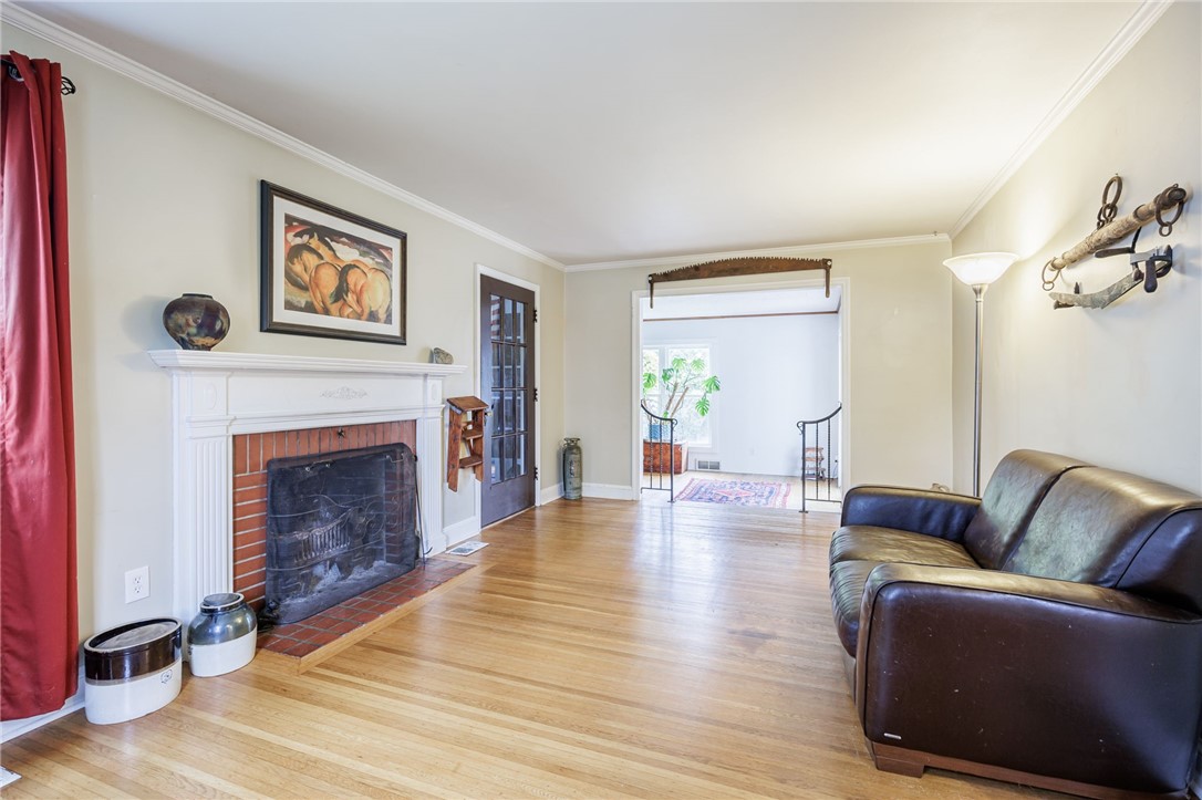 18 Centre Terrace Irondequoit, NY 14617 - Photo 6 of 45