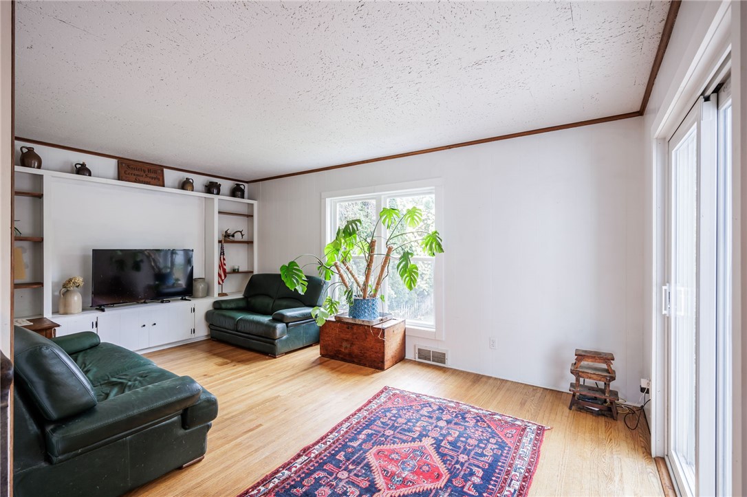 18 Centre Terrace Irondequoit, NY 14617 - Photo 9 of 45