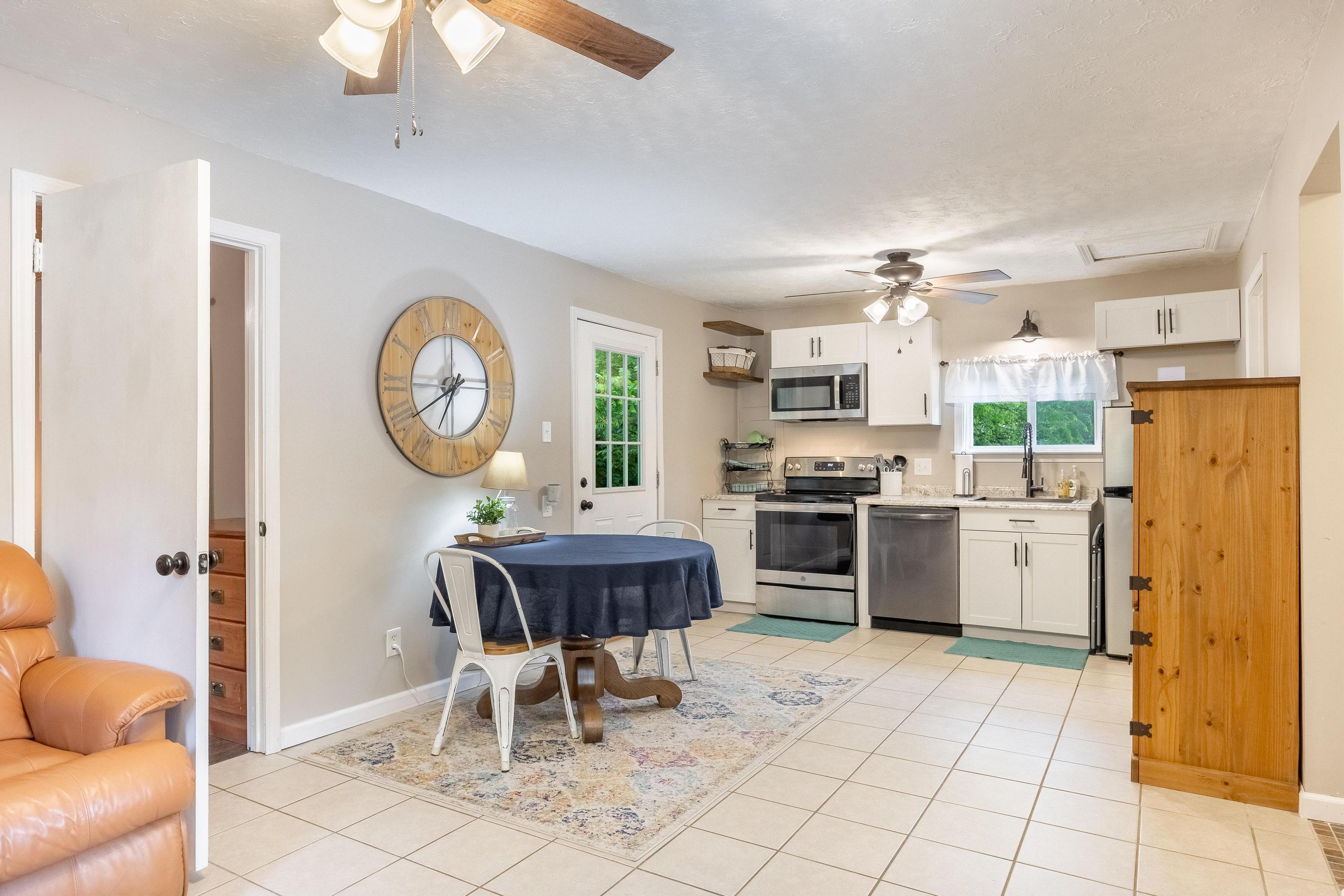 1334-1356 Johnson Road Southeast Cleveland, TN 37323 - Photo 34 of 45 Cottage Kitchen