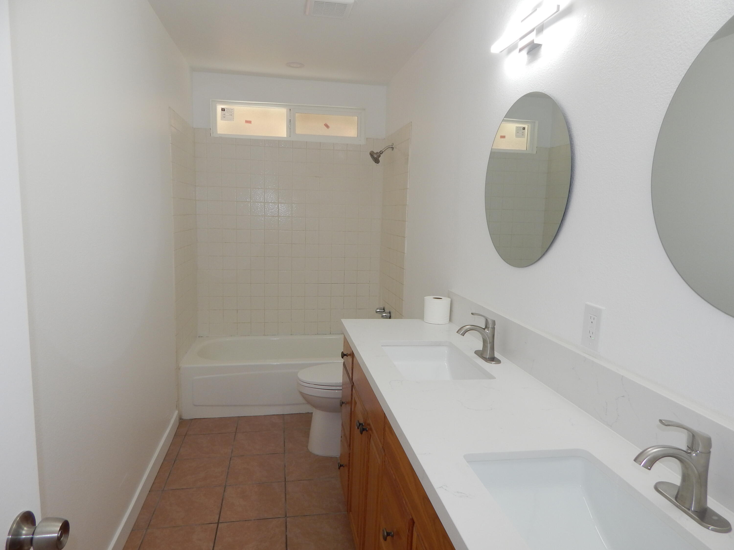 68175 Encinitas Road Cathedral City, CA 92234 - Photo 7 of 16 Hall Bath