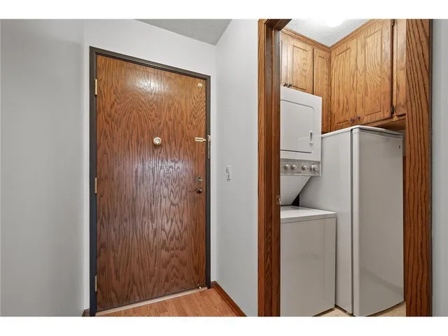 $133,500 | 999 41st Avenue Northeast, Unit 311, Columbia Heights, MN 55421