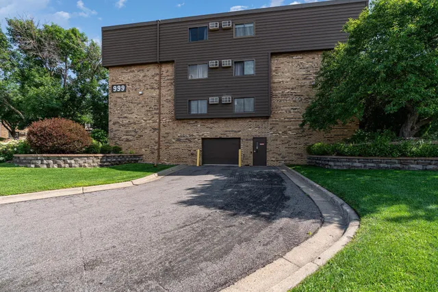 $133,500 | 999 41st Avenue Northeast, Unit 311, Columbia Heights, MN 55421