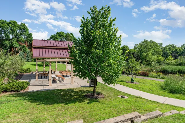 $133,500 | 999 41st Avenue Northeast, Unit 311, Columbia Heights, MN 55421