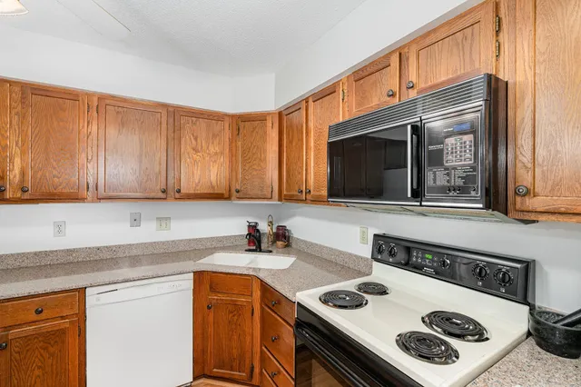 $133,500 | 999 41st Avenue Northeast, Unit 311, Columbia Heights, MN 55421