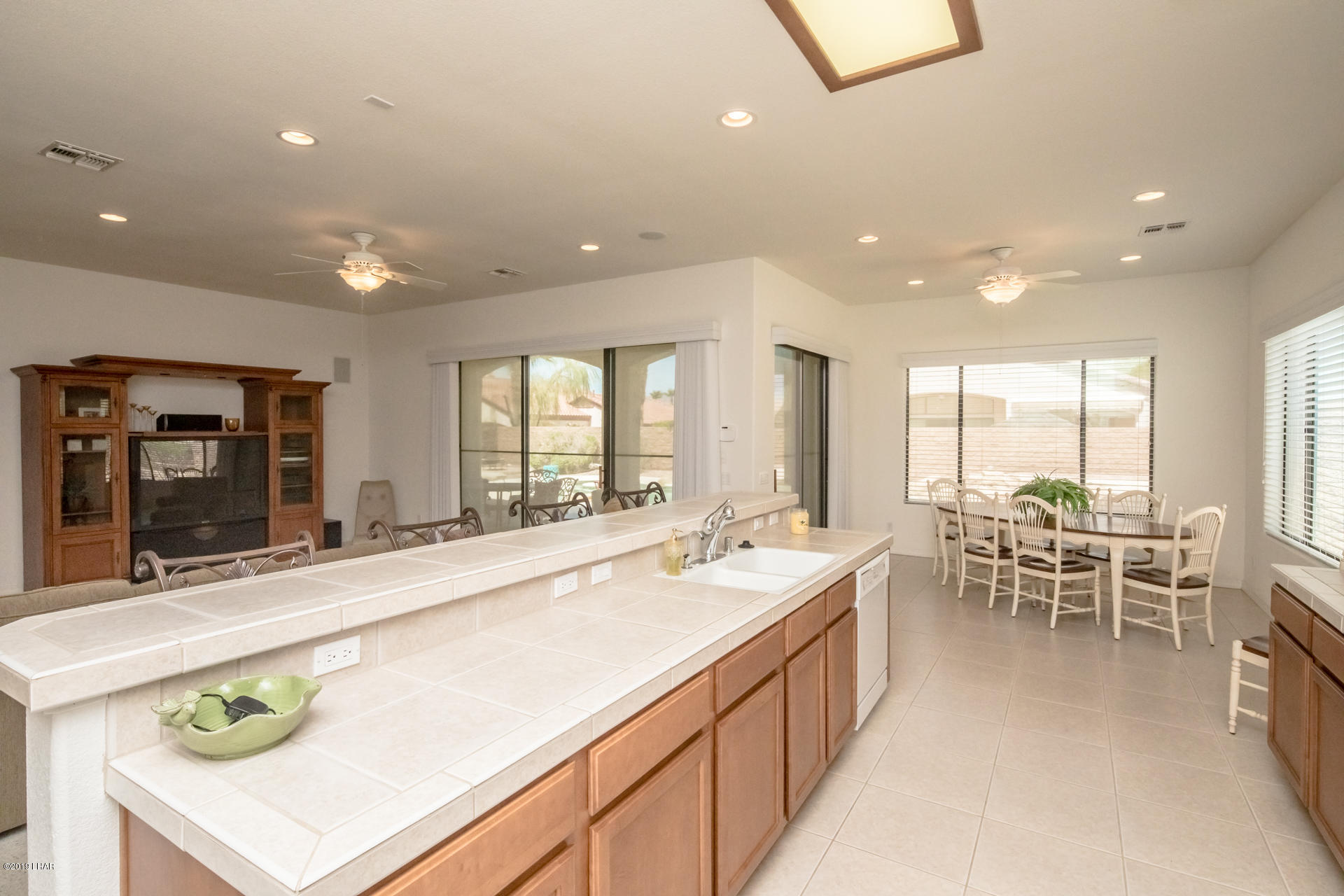 3889 Nottinghill Road Lake Havasu City, AZ 86404 - Photo 29 of 75 Lots of counter space.