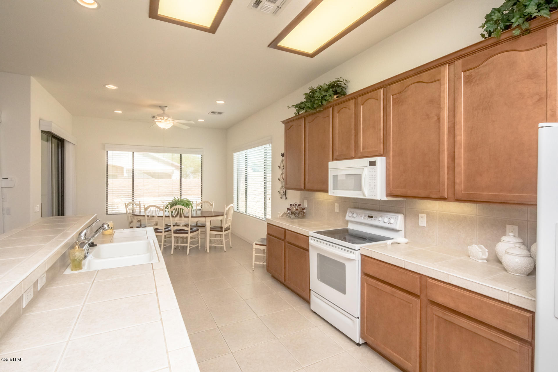 3889 Nottinghill Road Lake Havasu City, AZ 86404 - Photo 30 of 75 Built in microwave.