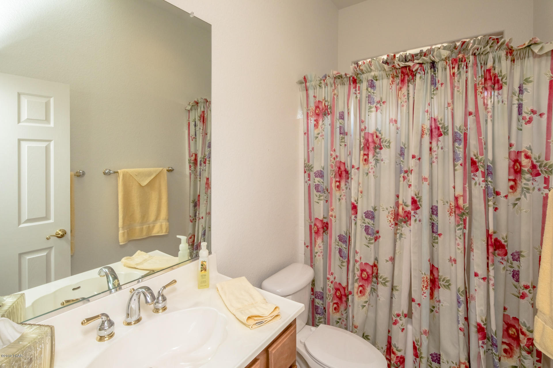 3889 Nottinghill Road Lake Havasu City, AZ 86404 - Photo 40 of 75 Main Bathroom