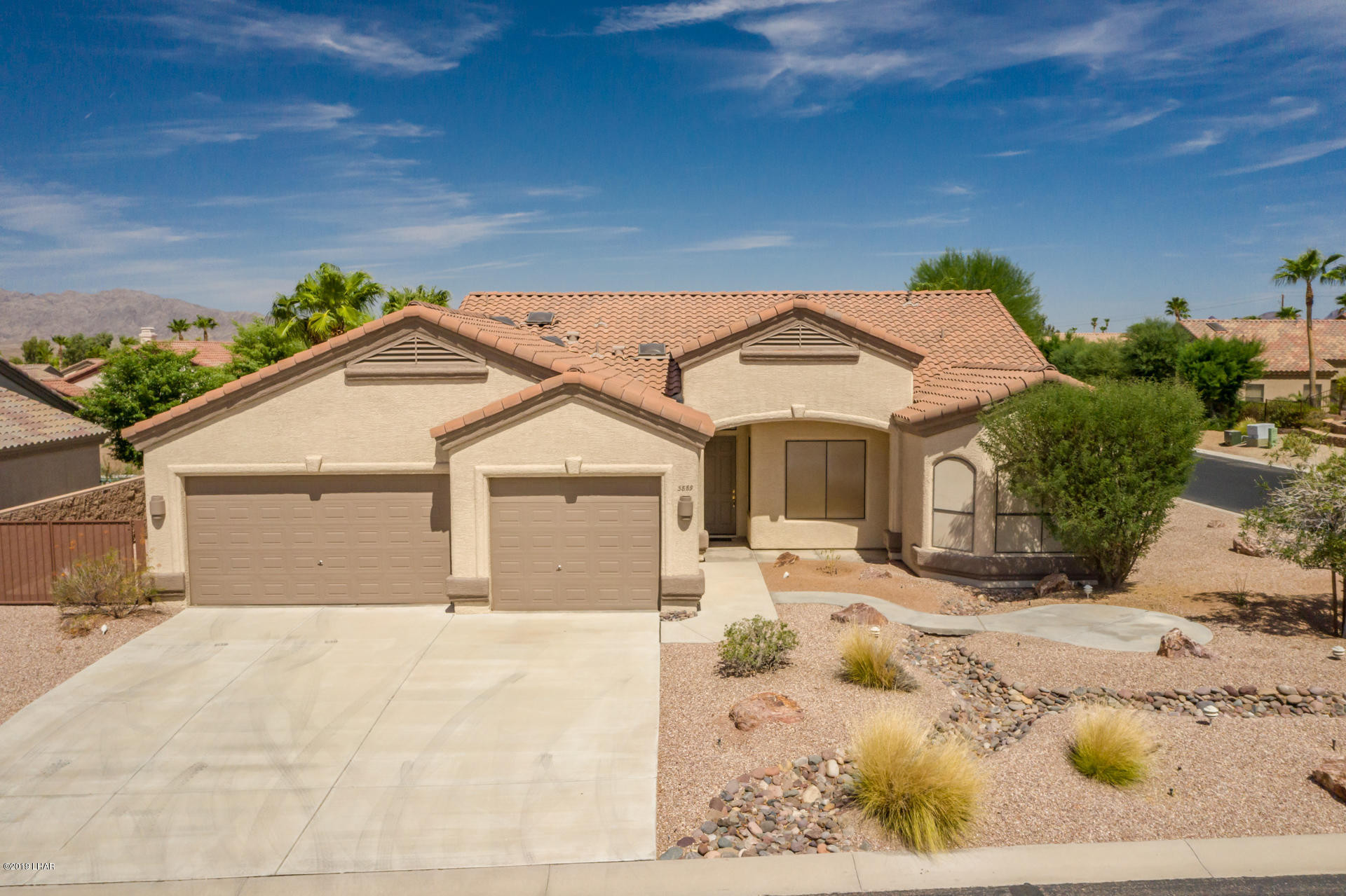 3889 Nottinghill Road Lake Havasu City, AZ 86404 - Photo 53 of 75 Lots of parking.