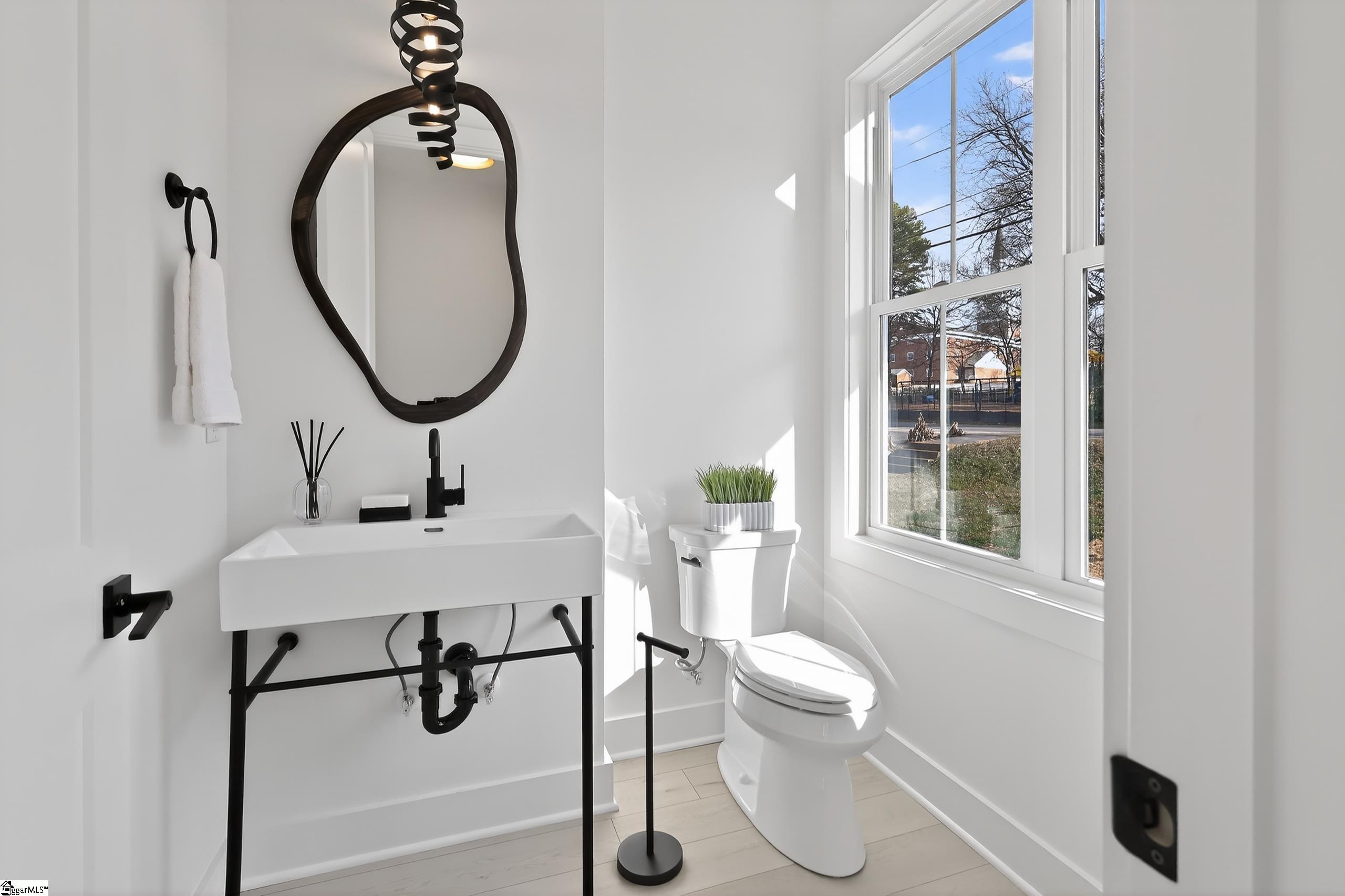 108 Old Augusta Road Greenville, SC 29605 - Photo 4 of 28