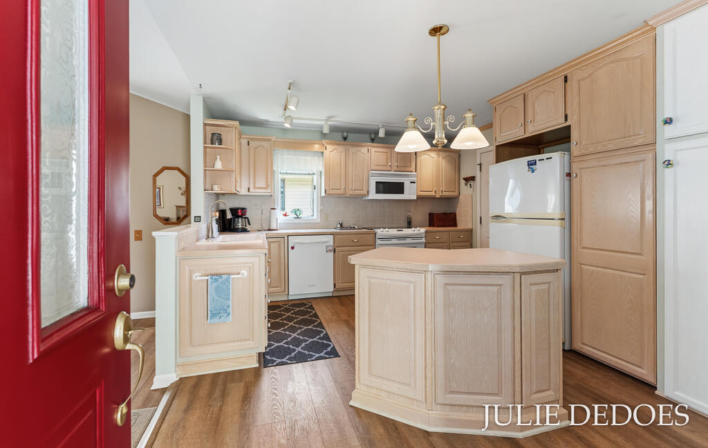 8 Summit Park Drive, Unit 8 Spring Lake, MI 49456 - Photo 3 of 46 8SummitParkDr-14LoRes